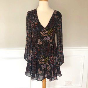 KIMCHI BLUE BLACK FLORAL PRINT DRESS